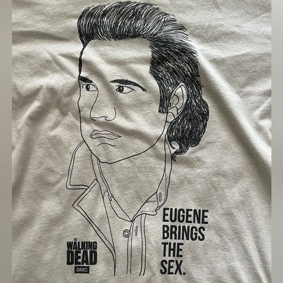 The Walking Dead T-Shirt. Size Medium - Picture 2 of 3